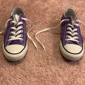 Purple low top all star converse
